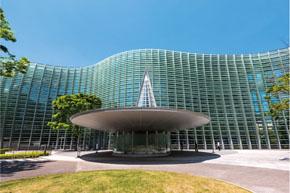 新国際美術館